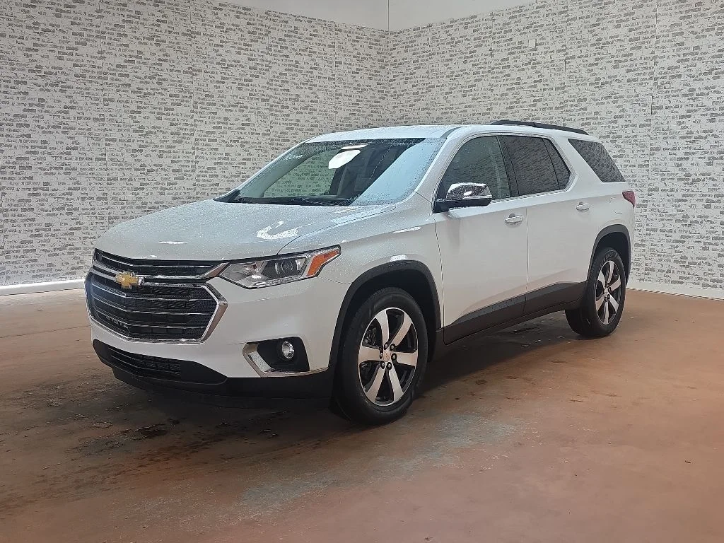 Used 2021 Iridescent Pearl Tricoat Chevrolet LT Leather image 3