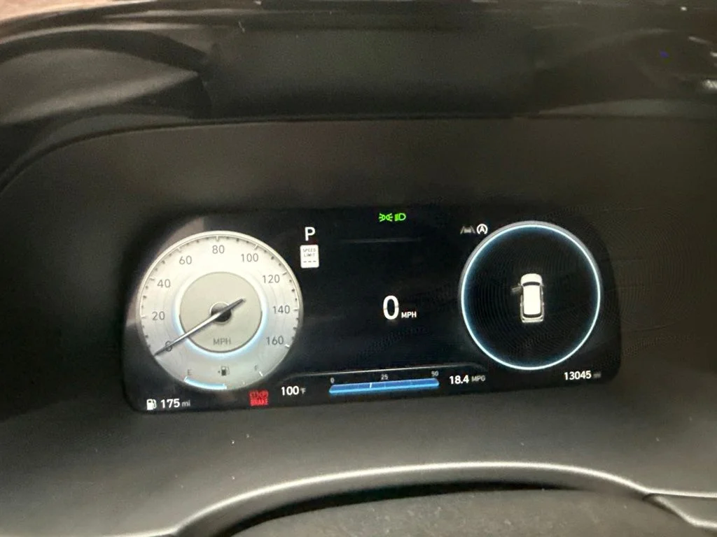 Used 2025 Abyss Black Pearl Hyundai SEL Premium image 26