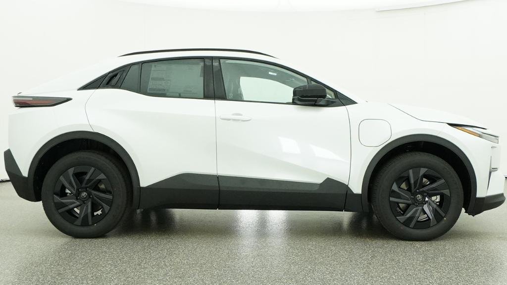 New 2026 Wind Chill Pearl Toyota SE image 33