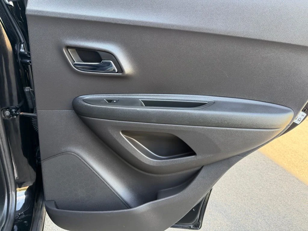 Used 2018 Black Chevrolet Premier image 26