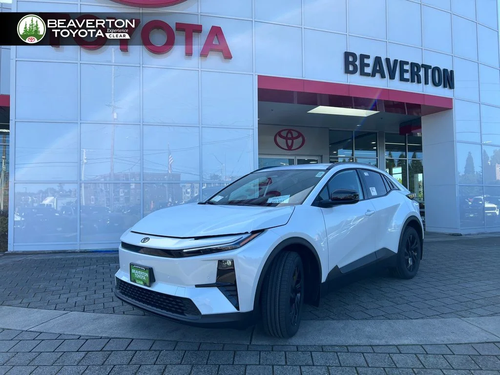 2026 Toyota C-HR SE AWD's photo