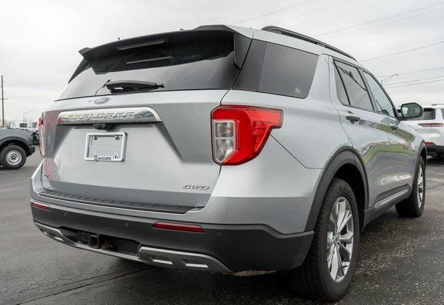 Used 2023 Silver Ford XLT image 6