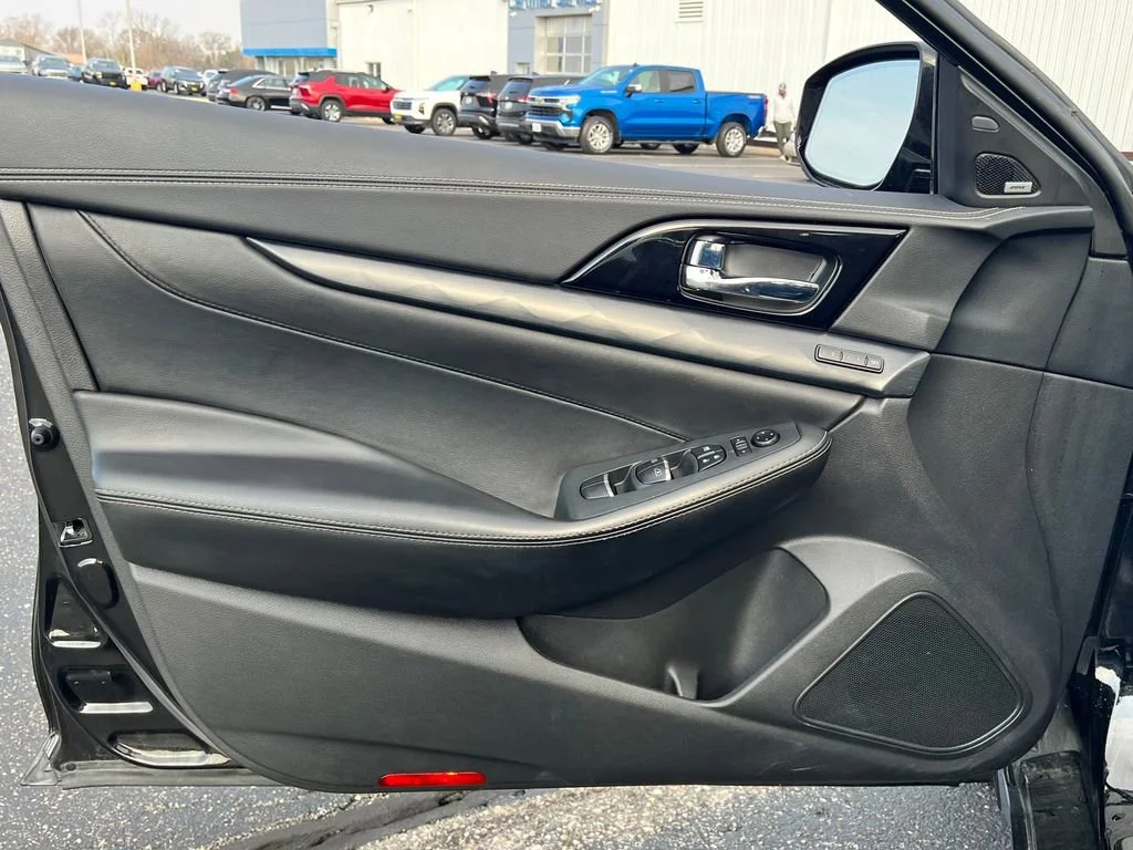 2023 Nissan Maxima Platinum - Photo 11