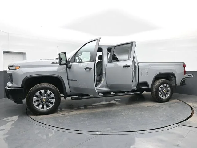 Used 2024 Gray Chevrolet Custom image 43