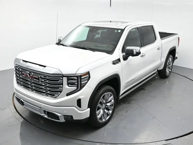 Used 2025 White Frost Tricoat GMC Denali image 34