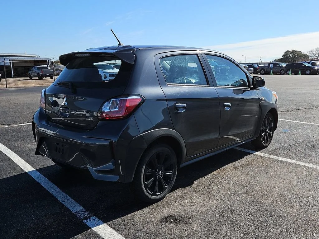 Used 2024 Gray Mitsubishi Black Edition image 17