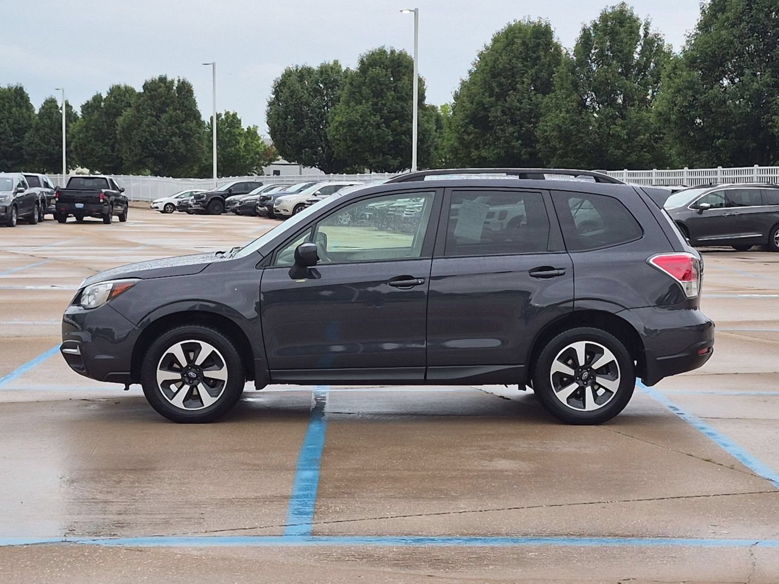 Used 2018 Dark Gray Metallic Subaru 2.5i Premium AWD image 9