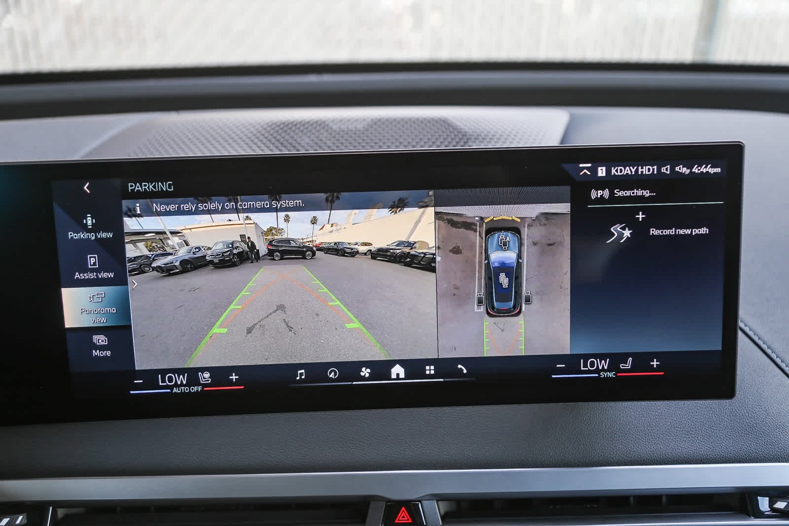 2025 BMW iX 50 - Photo 19