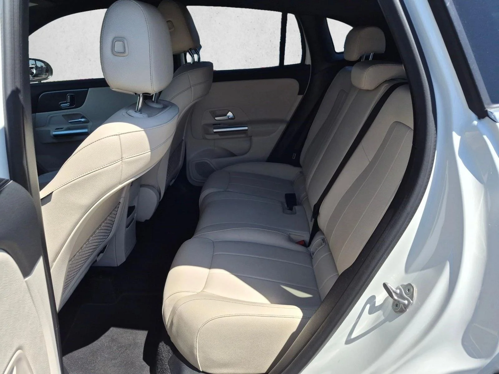 Used 2021 Polar White Mercedes-Benz GLA 250 image 14