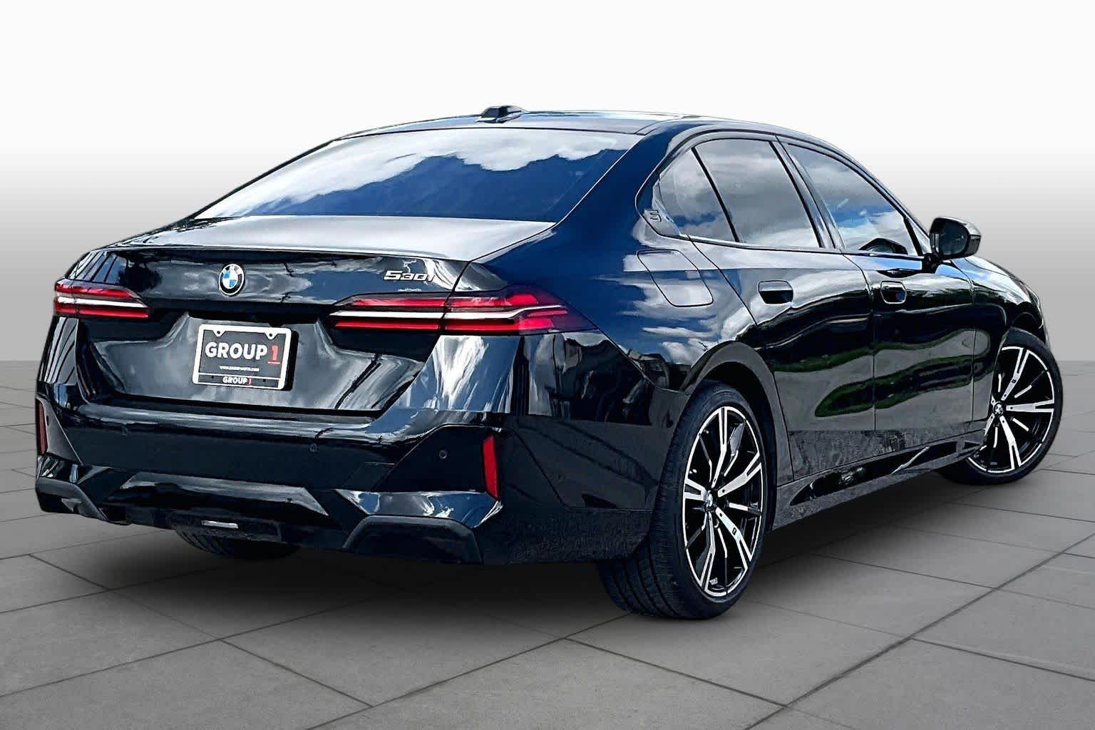 Used 2026 Black Sapphire Metallic BMW 530i image 12
