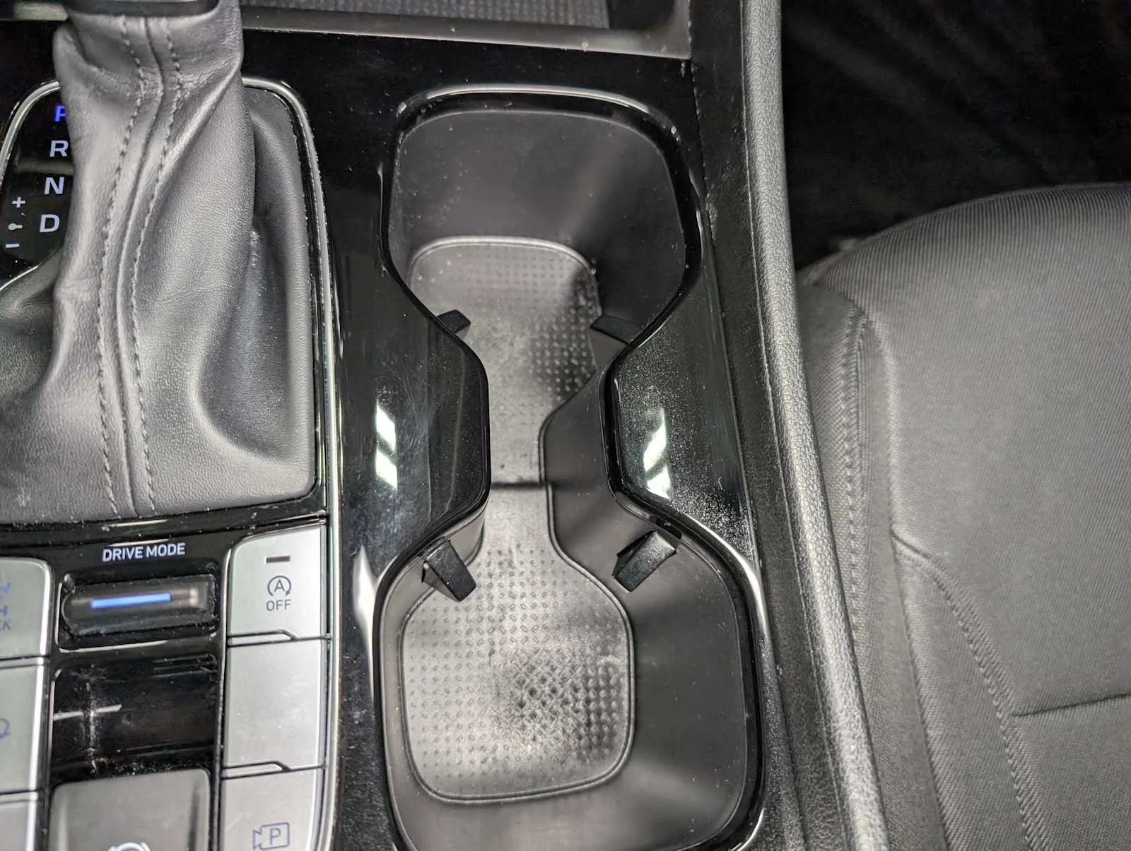 Used 2024 Hampton Gray Hyundai SE image 26