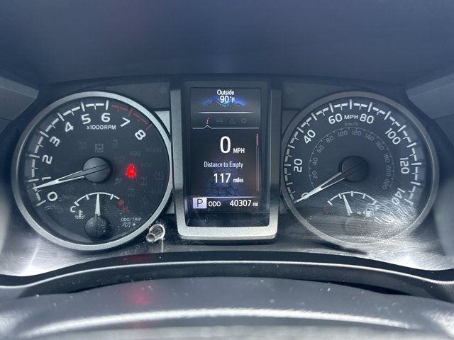 Used 2022  Toyota  image 15