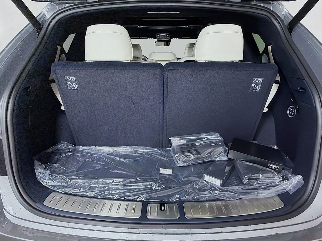 New 2026 Savile Silver Genesis 3.5T Prestige image 28