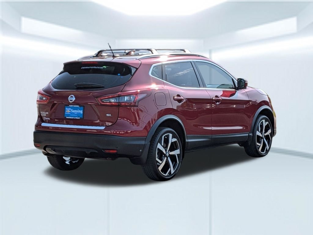 Used 2022 Red Nissan SL image 6