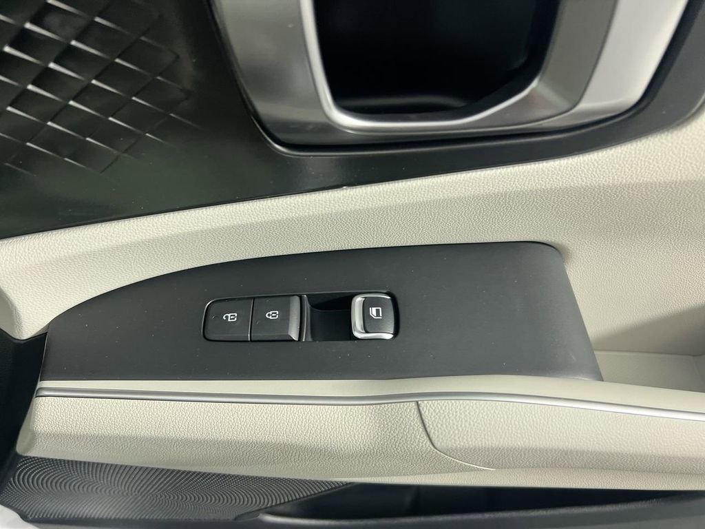 New 2026 Glacial White Pearl Kia S image 30