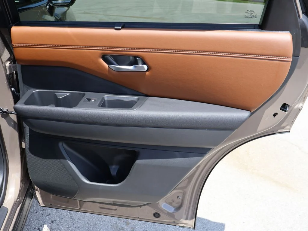 Used 2024 Beige Nissan Platinum image 40