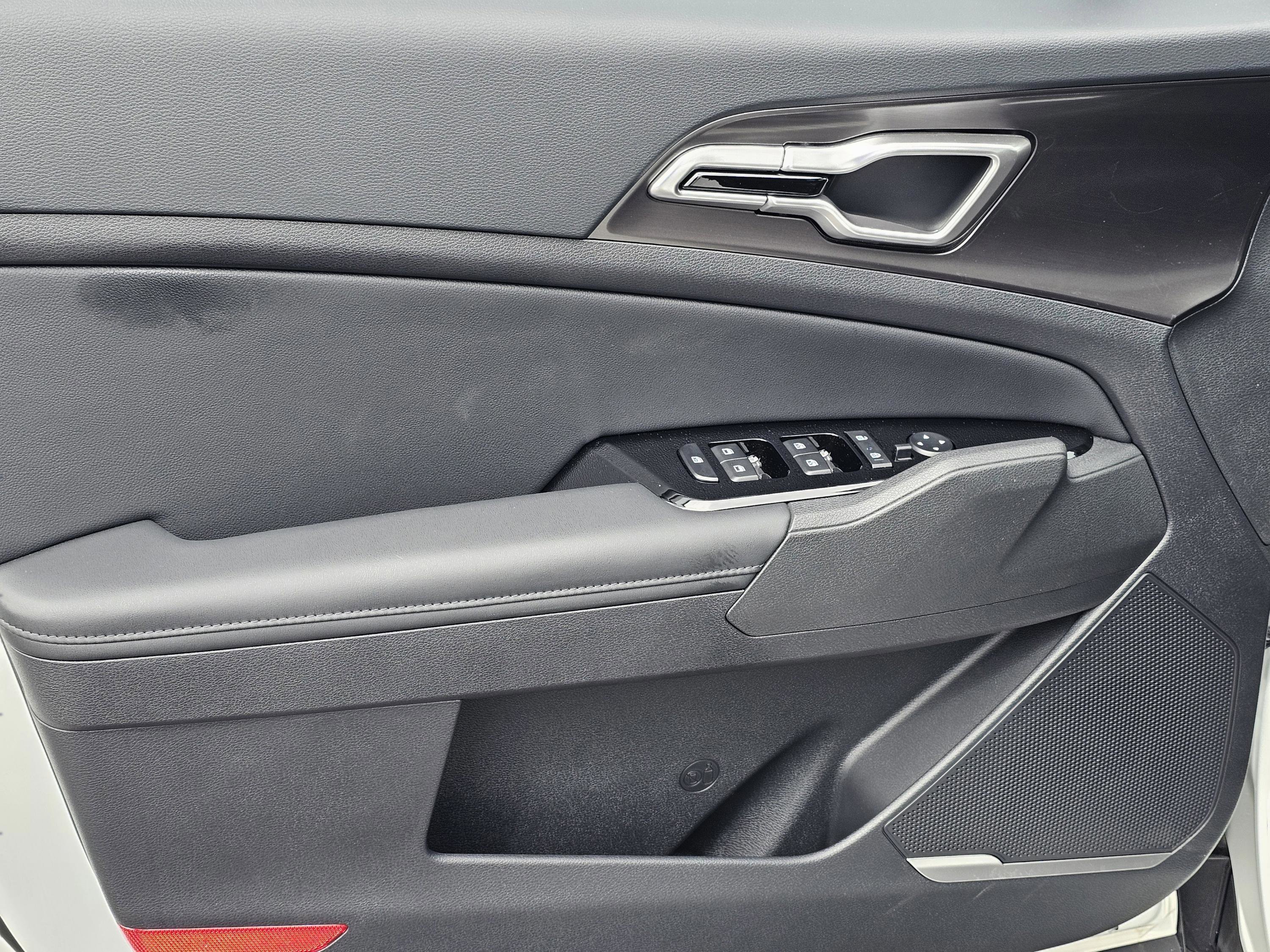 2025 Kia Sportage EX Hybrid - Photo 14