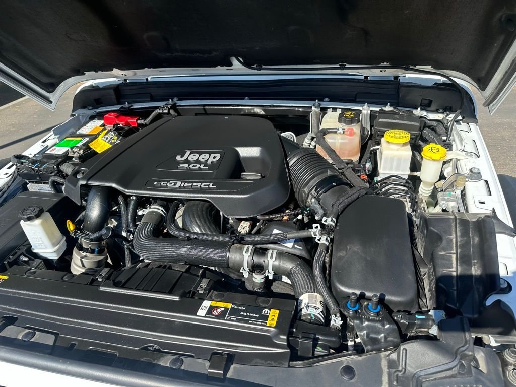 Certified Used 2022 White Jeep Rubicon image 16