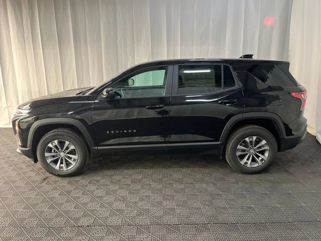 New 2027 Mosaic Black Metallic Chevrolet LT image 24