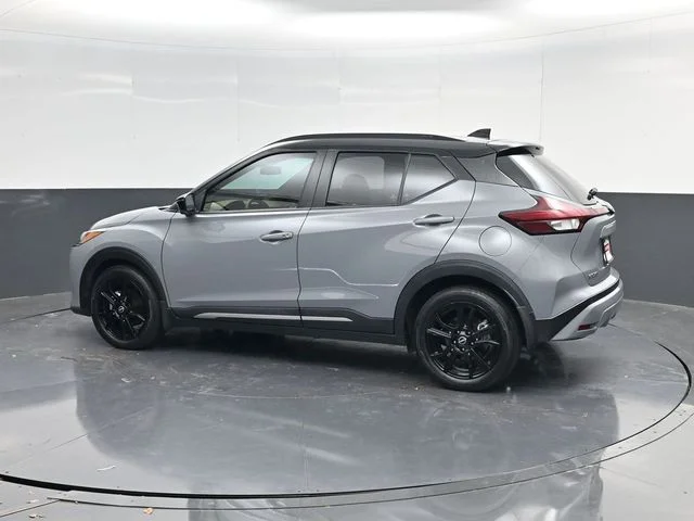 Used 2023 Gray Nissan SR image 5