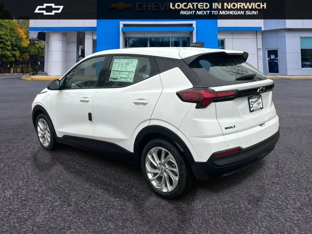 New 2027 Summit White Chevrolet LT image 33
