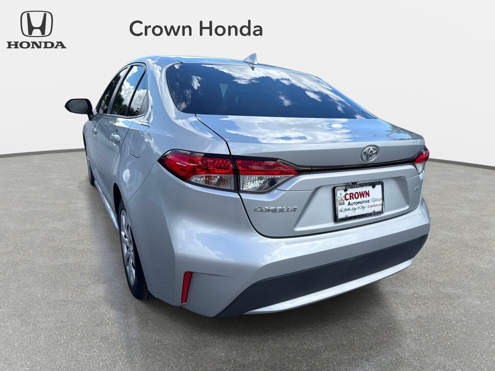 Used 2020 Classic Silver Metallic Toyota LE image 8