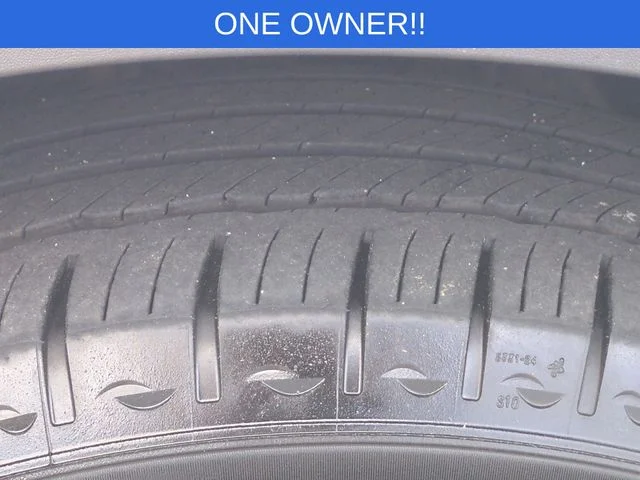 Used 2022 Green Kia EX image 11
