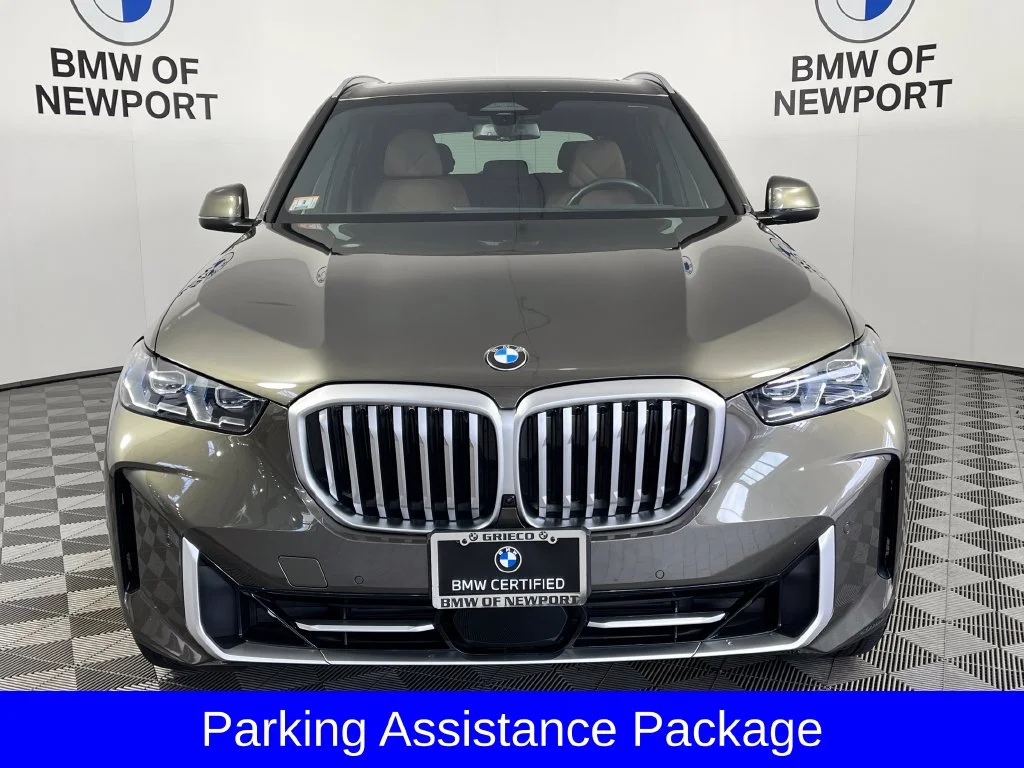 Certified Used 2025 Green Metallic BMW xDrive40i image 5