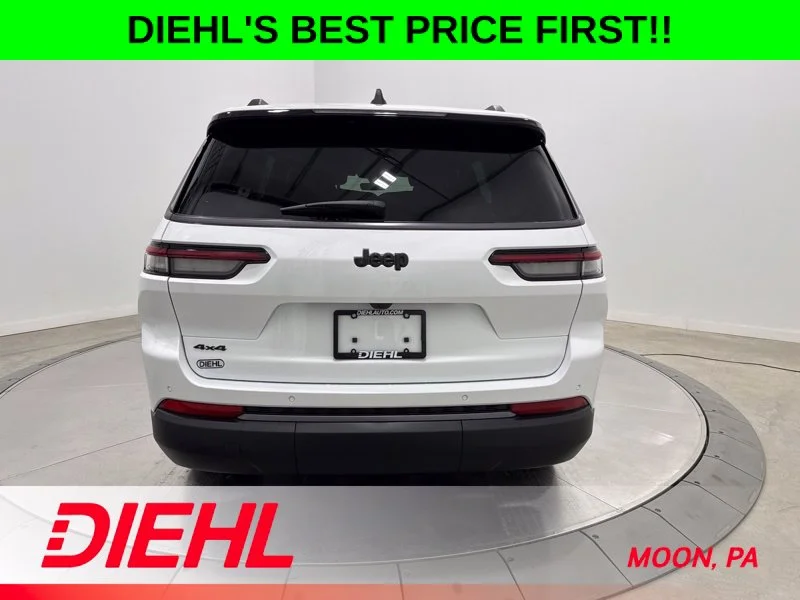 New 2027 Bright White Clear-Coat Paint Jeep Laredo Altitude image 6