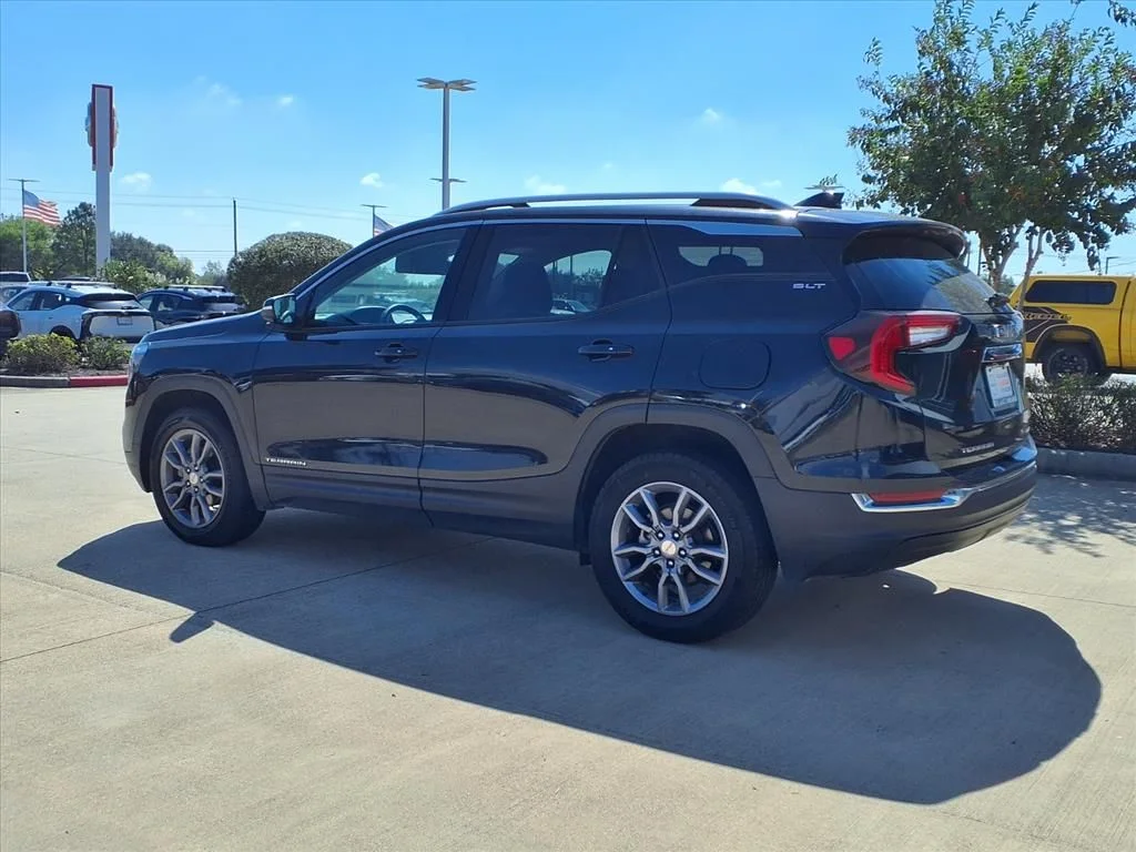 Used 2023 Black GMC SLT image 2