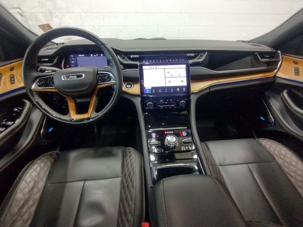 Used 2023 Black Jeep Summit Reserve 4xe image 46