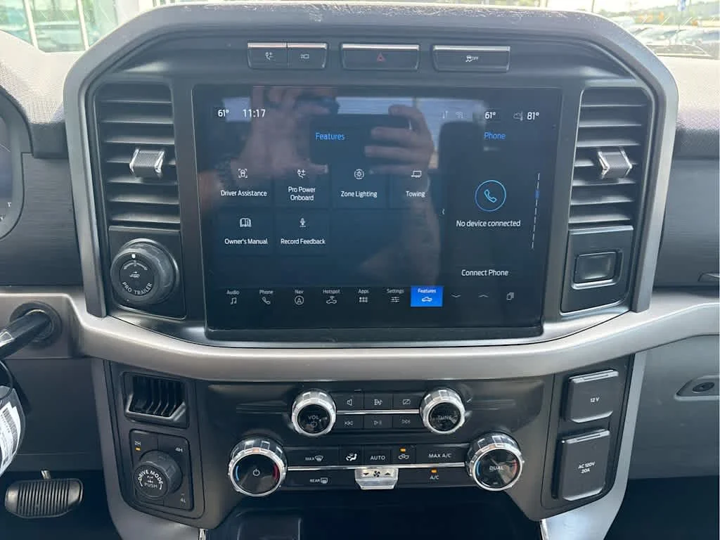 Used 2024 Iconic Silver Metallic Ford XLT image 19
