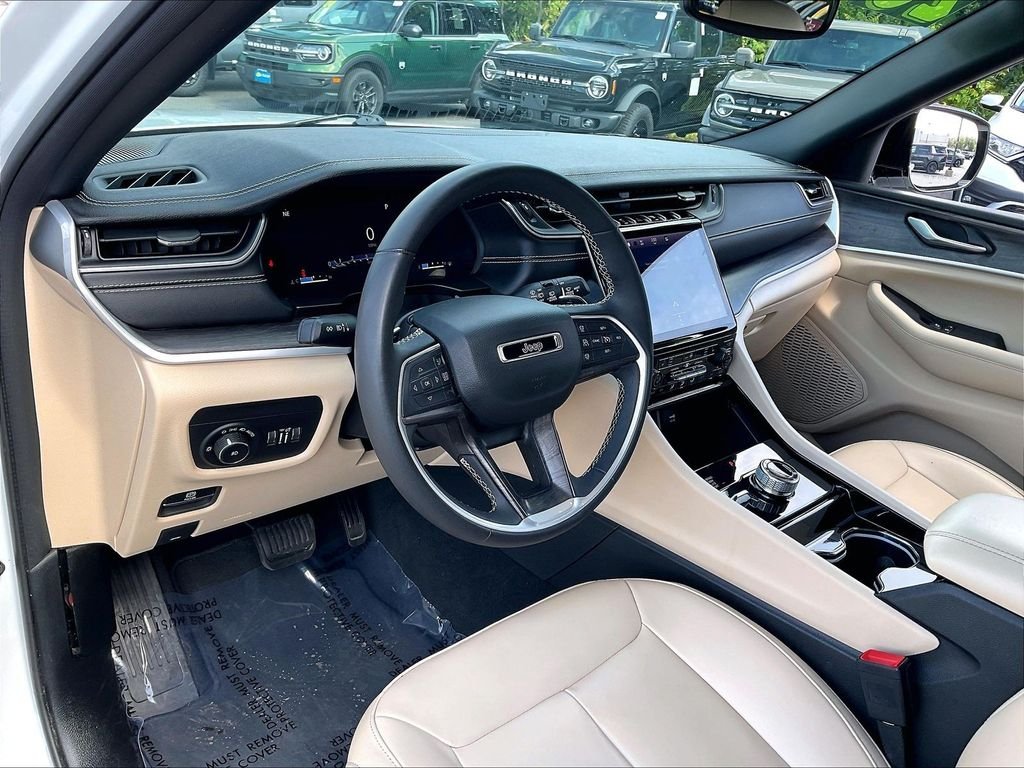 Used 2023 Bright White Clearcoat Jeep Limited image 8
