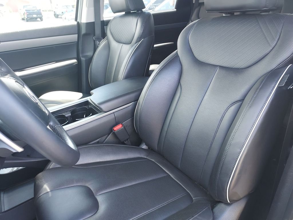 Used 2023 Gray Hyundai SEL image 17