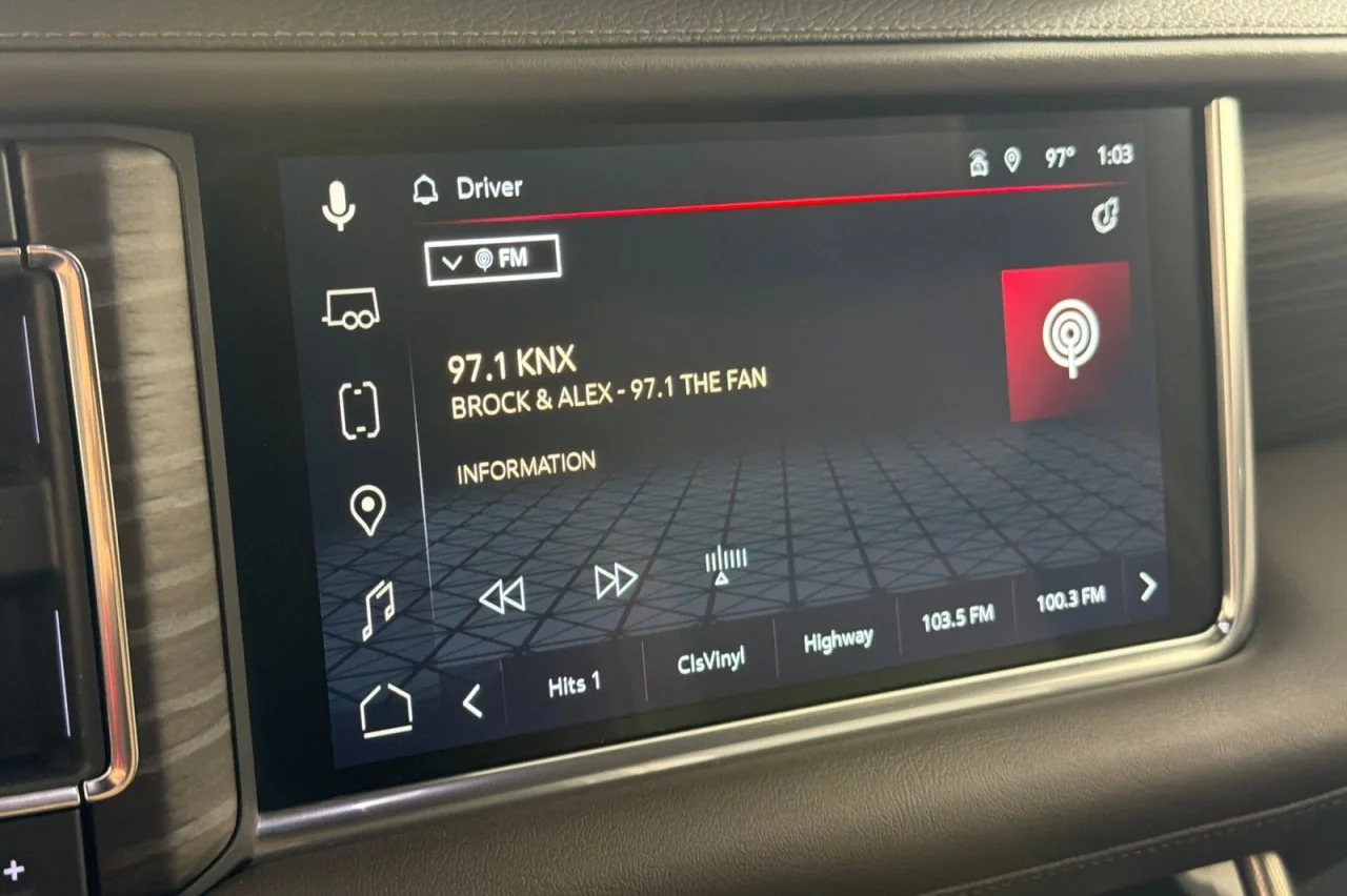 Used 2023 MIDNIGHT BLUE GMC Denali image 17