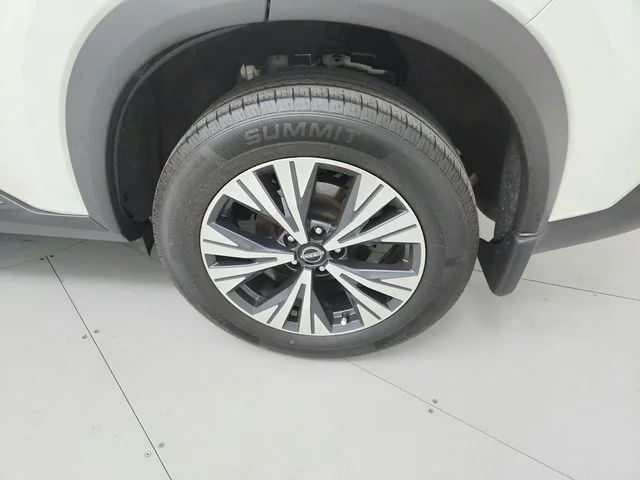 Used 2023 White Nissan SV image 39