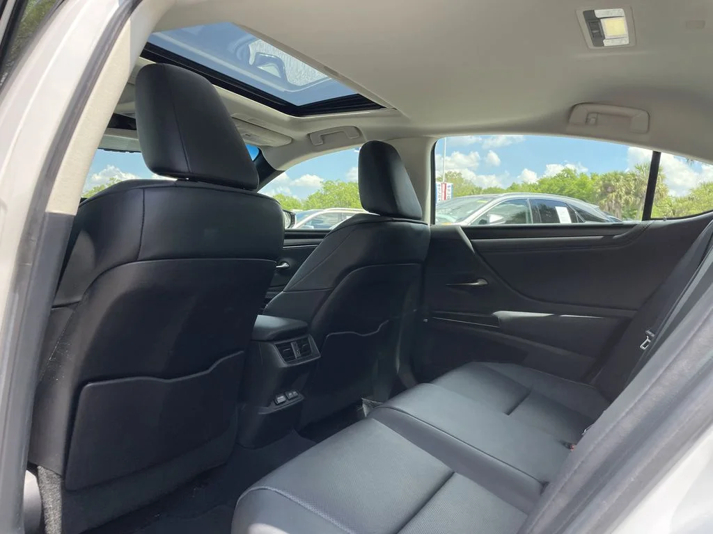 Used 2023 White Lexus 350 image 16