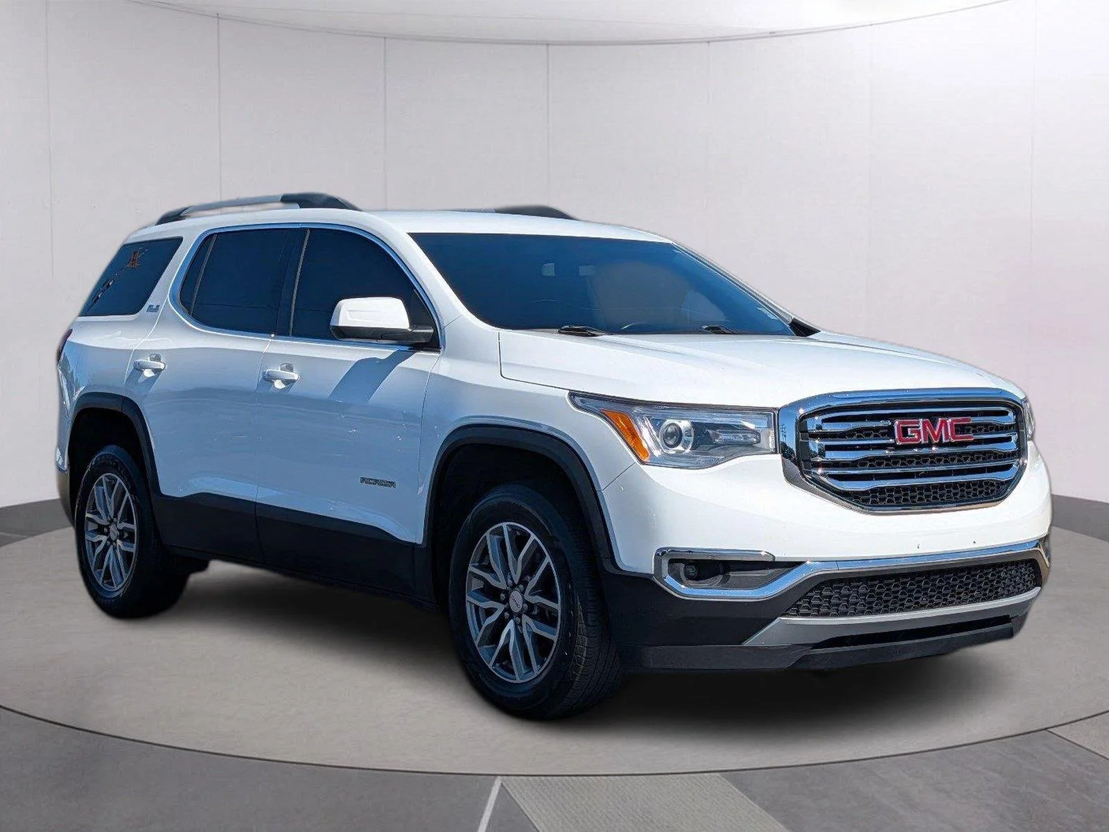 Used 2019 Summit White GMC SLE image 7