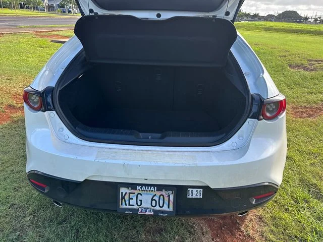 Used 2020 White Mazda Preferred image 19