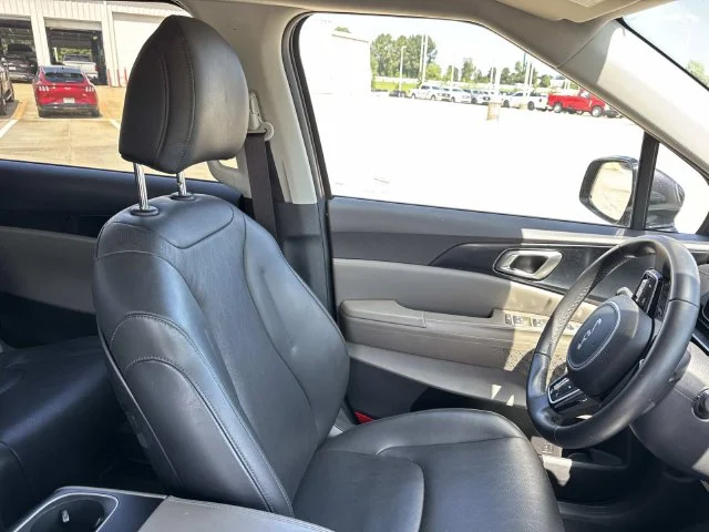 Used 2025 Gray Kia LXS image 32