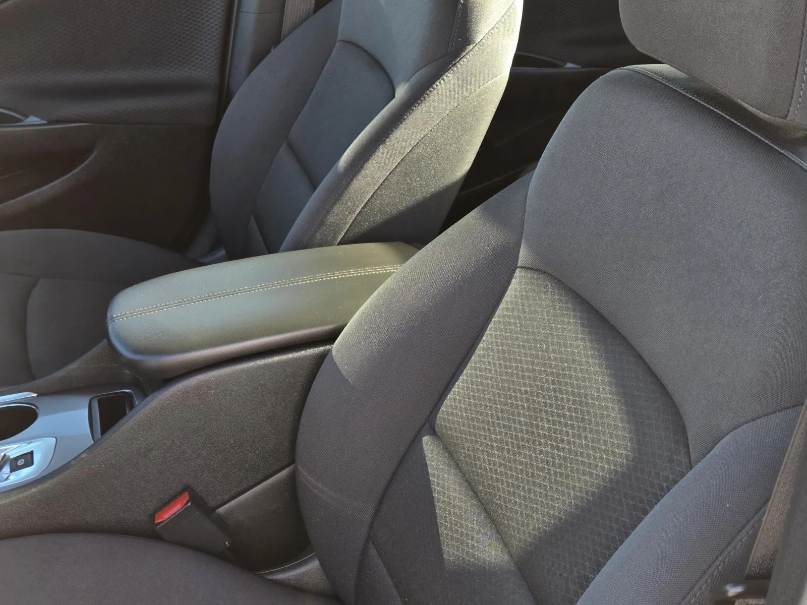 Used 2025 Summit White Chevrolet LT image 26