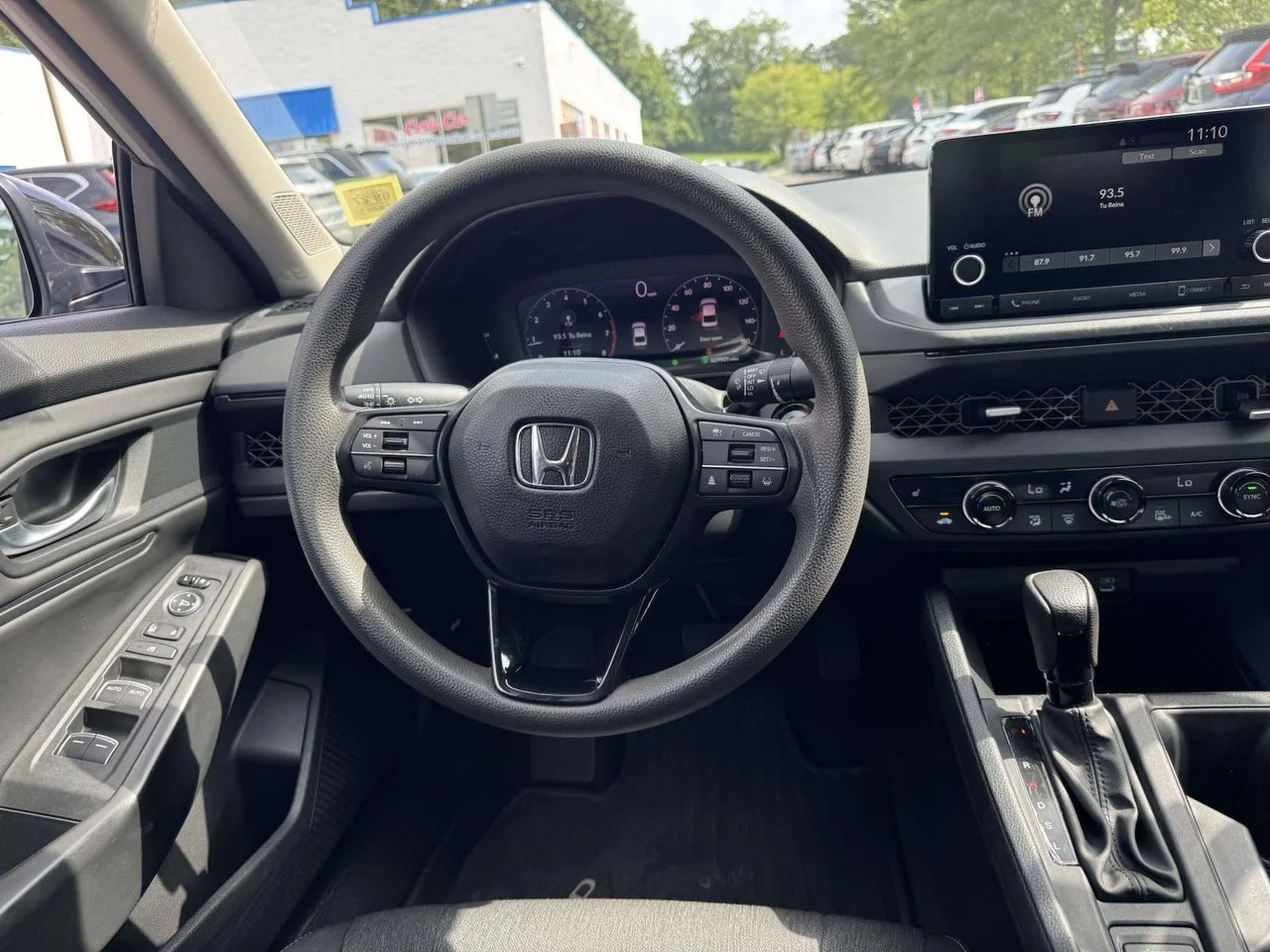 Used 2025 Solar Silver Metallic Honda SE image 20