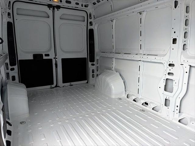 New 2026 Bright White Clear-Coat Exterior Paint RAM Tradesman image 7