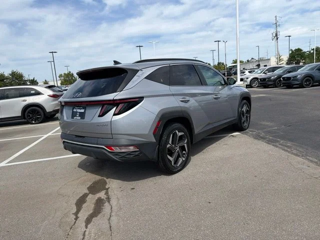 Used 2022 Silver Hyundai SEL Convenience image 10