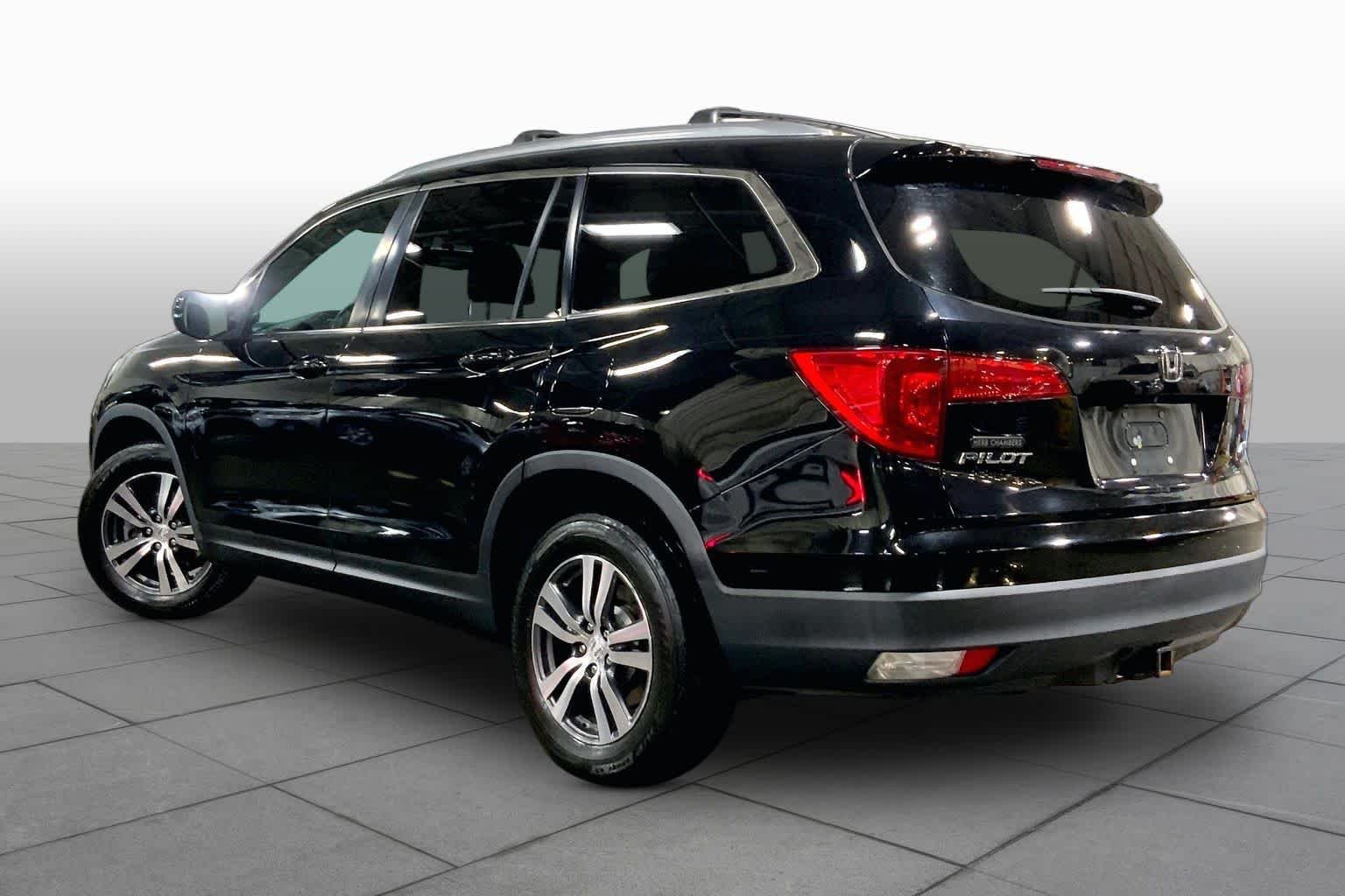 Used 2016 Crystal Black Pearl Honda EX-L image 12