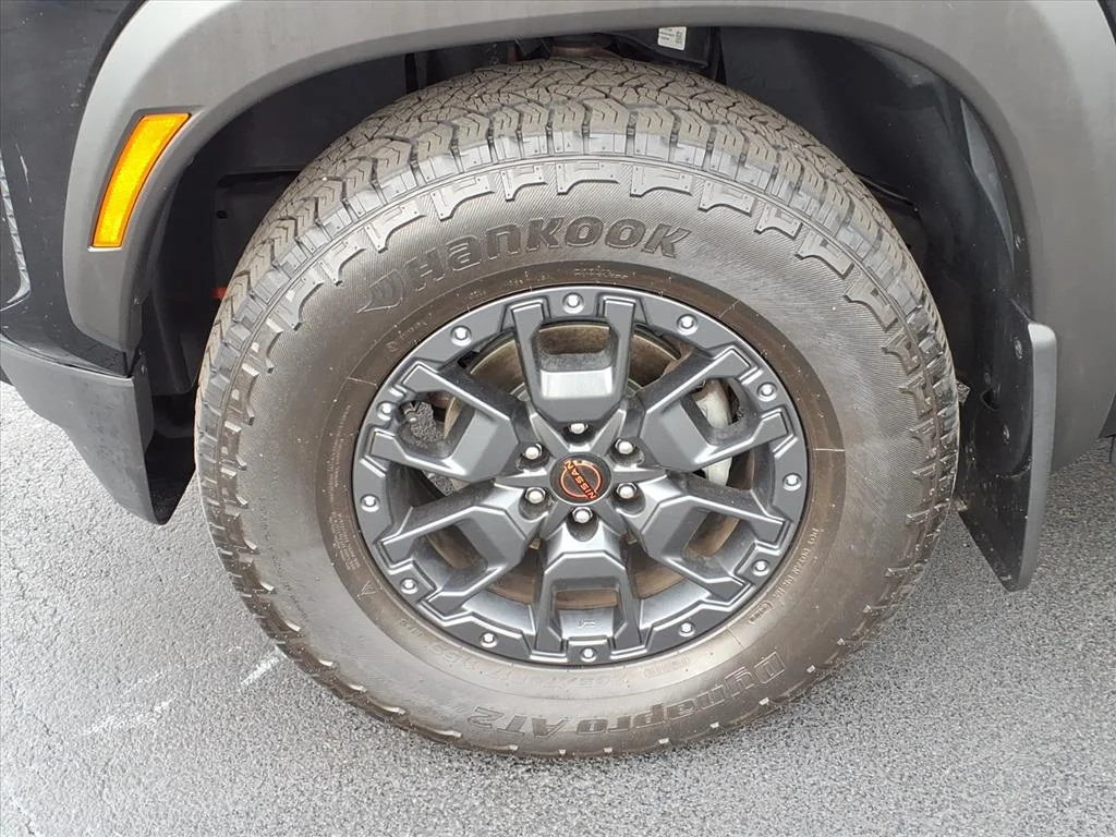 Used 2023 Black Nissan PRO-X image 19