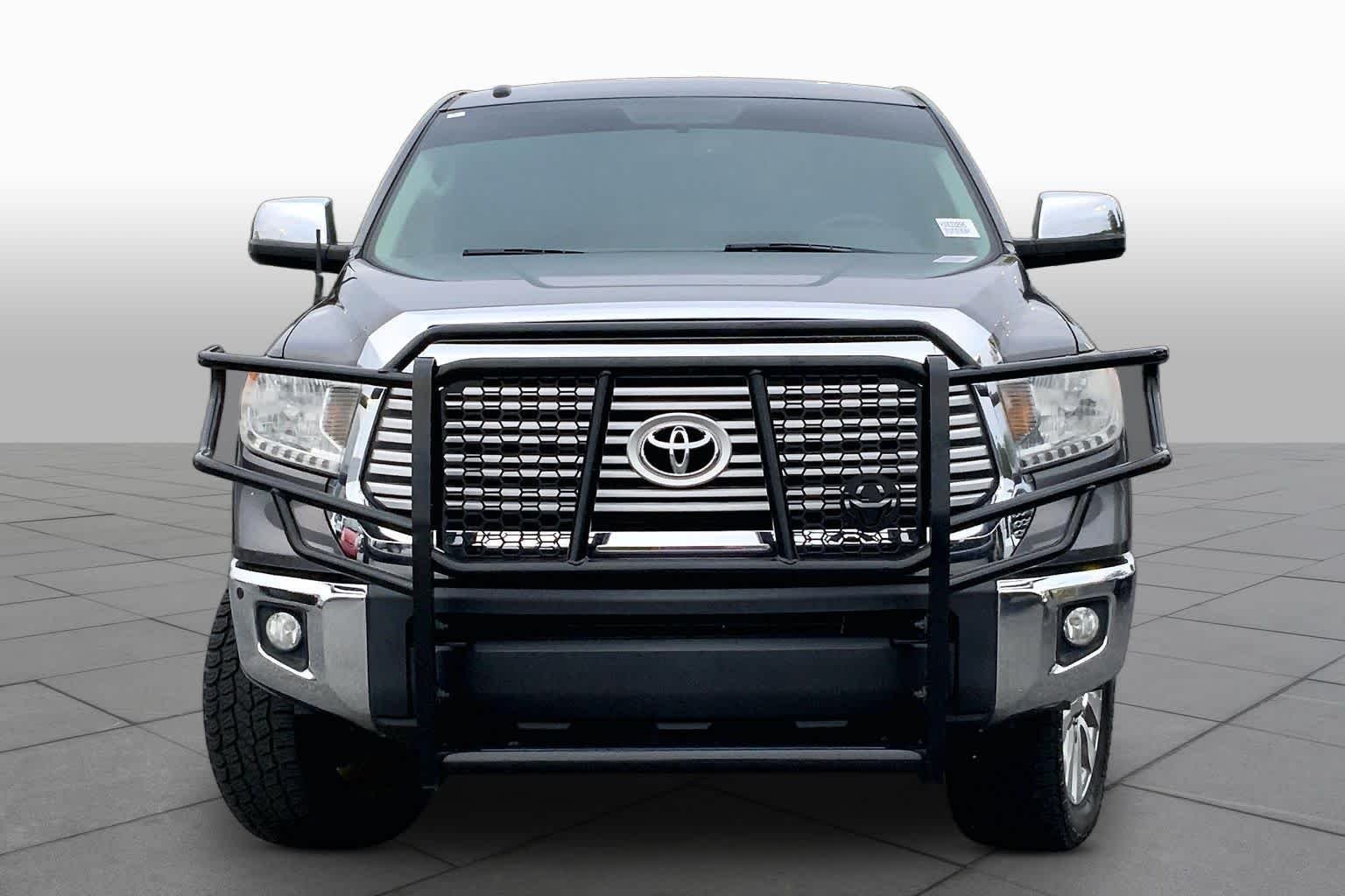 Used 2017 Magnetic Gray Metallic Toyota Limited image 4