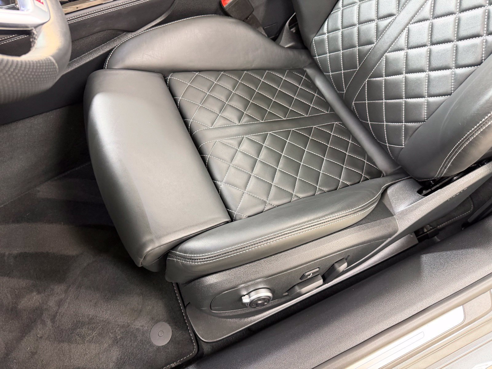 Used 2024  Audi 3.0T Premium Plus image 28