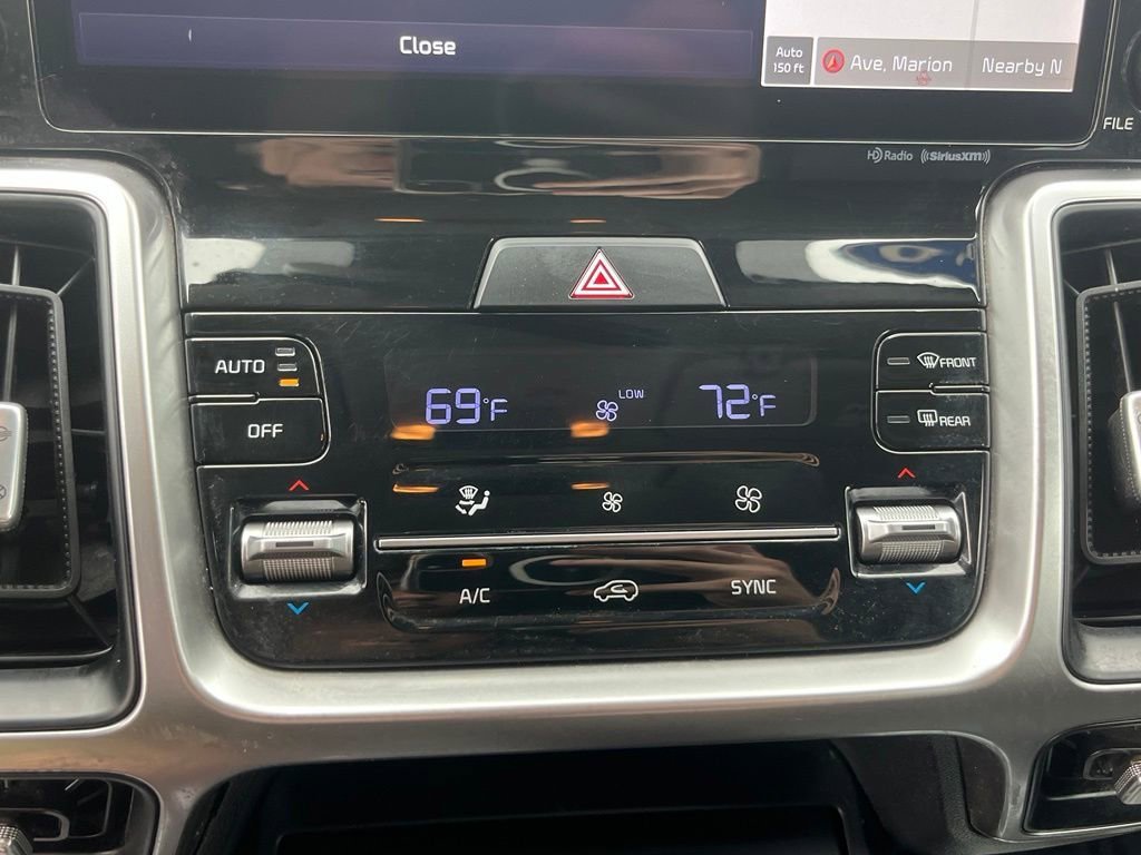 Used 2022 White Kia S image 43