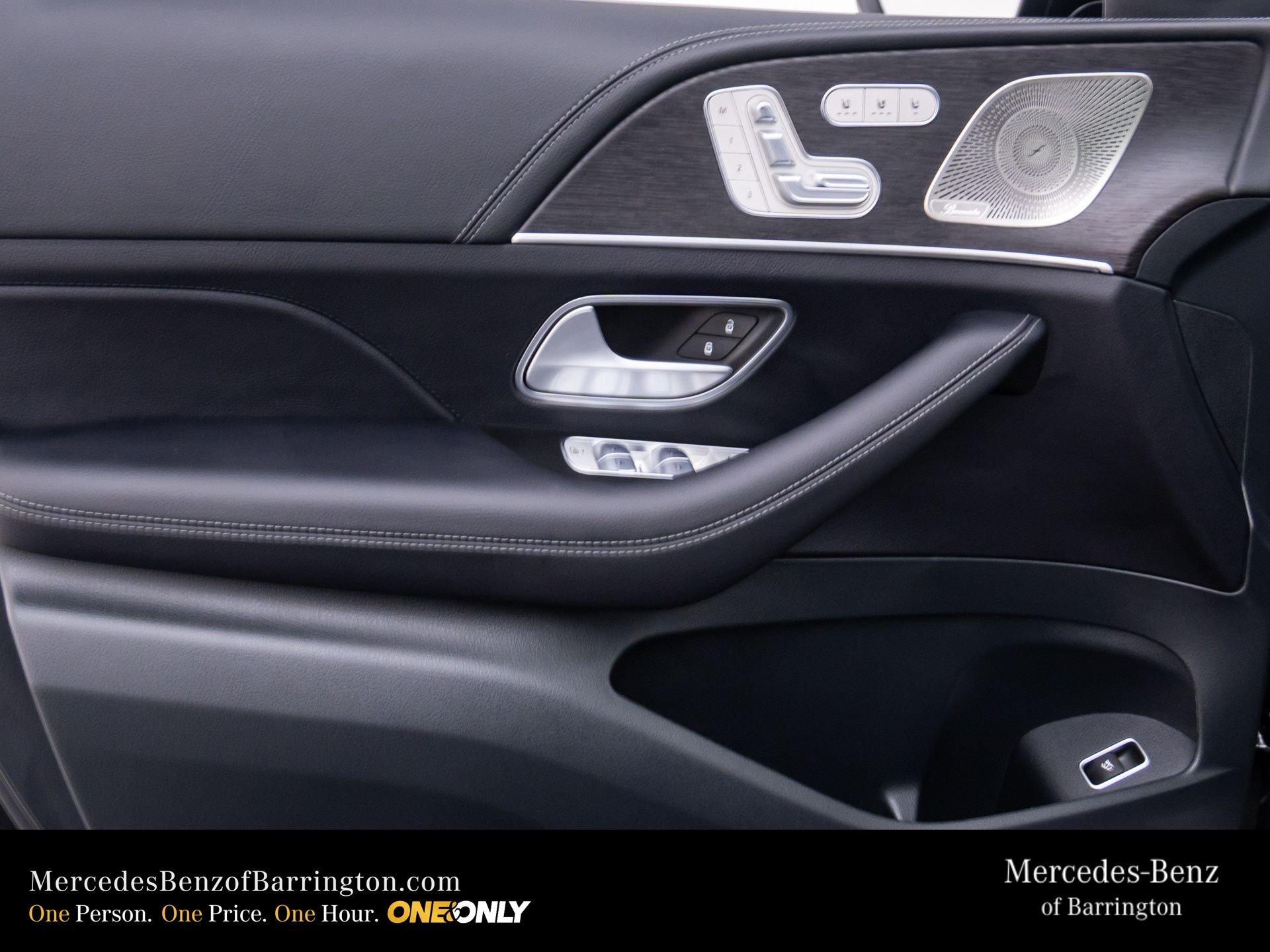 New 2026 Black Mercedes-Benz GLE 580 image 15